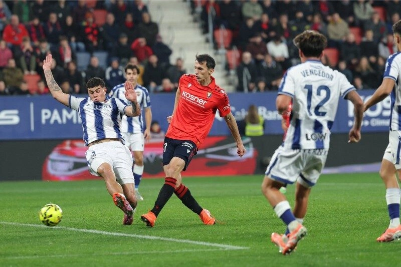 Osasuna gặp khó khi tiếp đón Levante